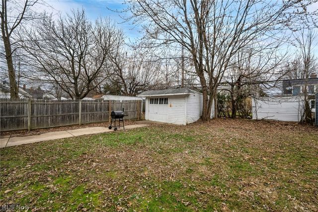 18207 Mapleboro Avenue, Maple Heights, OH 44137