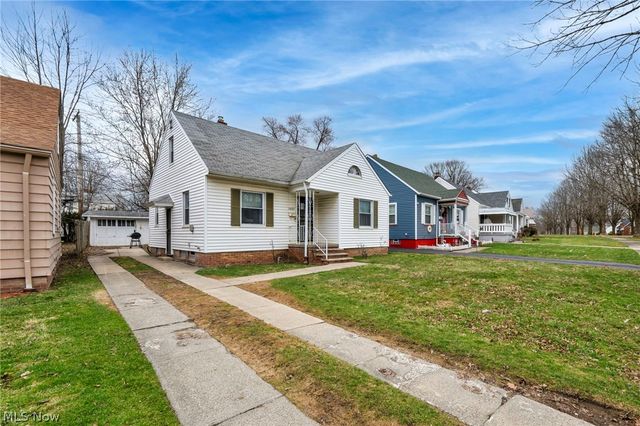 18207 Mapleboro Avenue, Maple Heights, OH 44137
