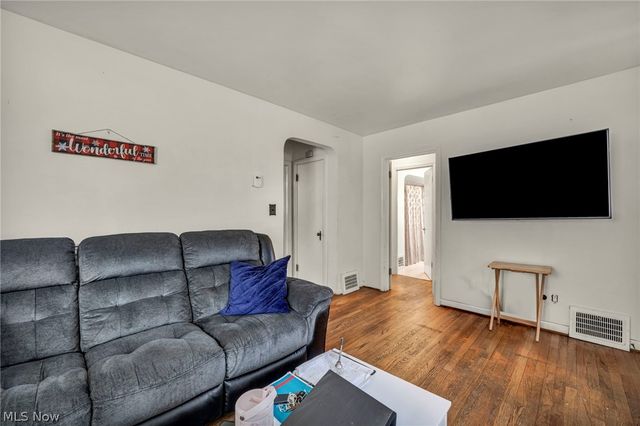 18207 Mapleboro Avenue, Maple Heights, OH 44137