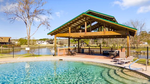 5 Island Point, Huntsville, TX 77340