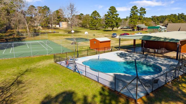 5 Island Point, Huntsville, TX 77340