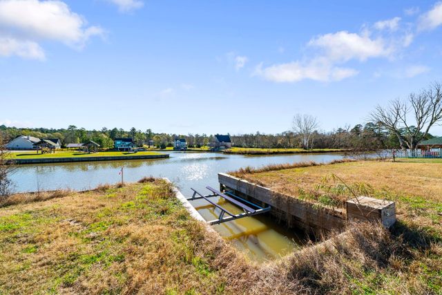 5 Island Point, Huntsville, TX 77340