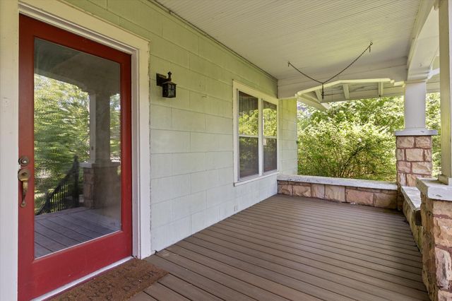 813 Fairmount Avenue, Signal Mountain, TN 37377