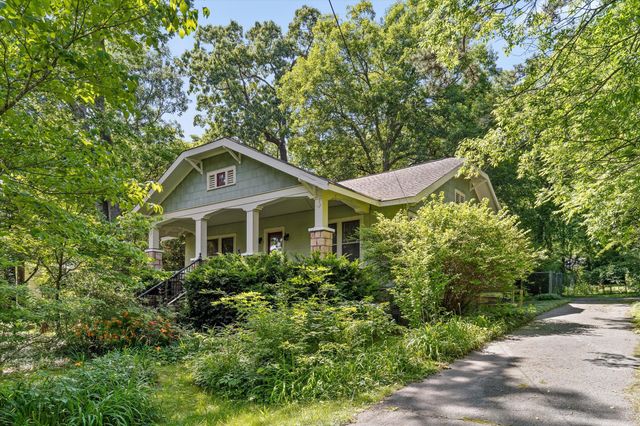 813 Fairmount Avenue, Signal Mountain, TN 37377