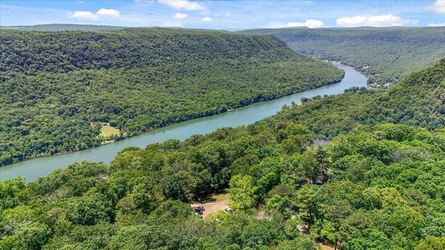 813 Fairmount Avenue, Signal Mountain, TN 37377