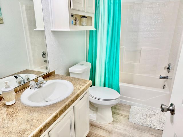 981 Nassau Drive, Crystal Beach, TX 77650