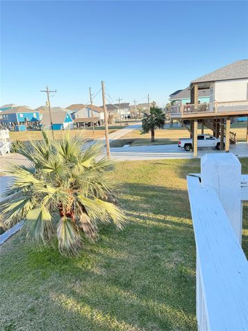 981 Nassau Drive, Crystal Beach, TX 77650
