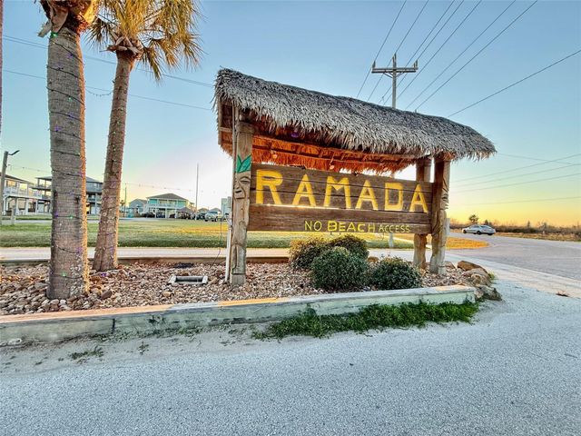 981 Nassau Drive, Crystal Beach, TX 77650