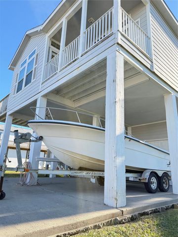 981 Nassau Drive, Crystal Beach, TX 77650