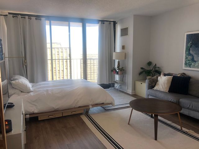 3660 N Lake Shore Drive 2709, Chicago, IL 60613