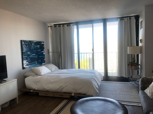 3660 N Lake Shore Drive 2709, Chicago, IL 60613