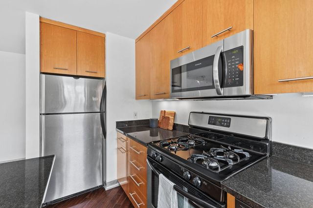 2201 3rd Avenue S 302, Minneapolis, MN 55404