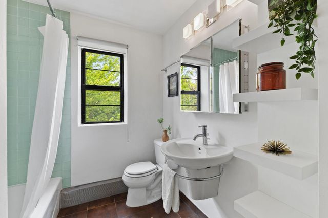 2201 3rd Avenue S 302, Minneapolis, MN 55404