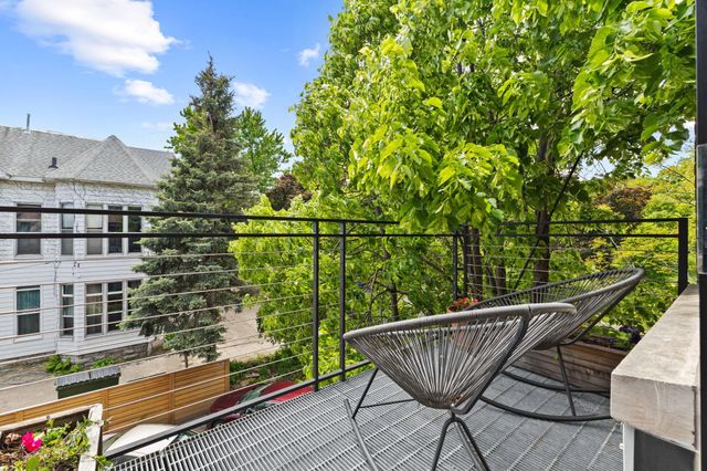 2201 3rd Avenue S 302, Minneapolis, MN 55404