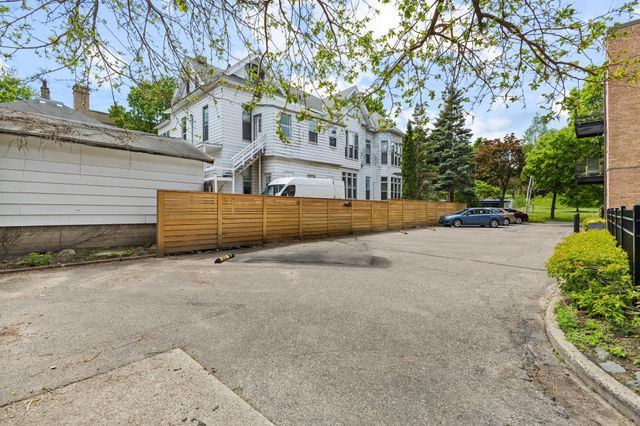 2201 3rd Avenue S 302, Minneapolis, MN 55404