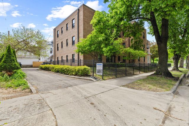 2201 3rd Avenue S 302, Minneapolis, MN 55404
