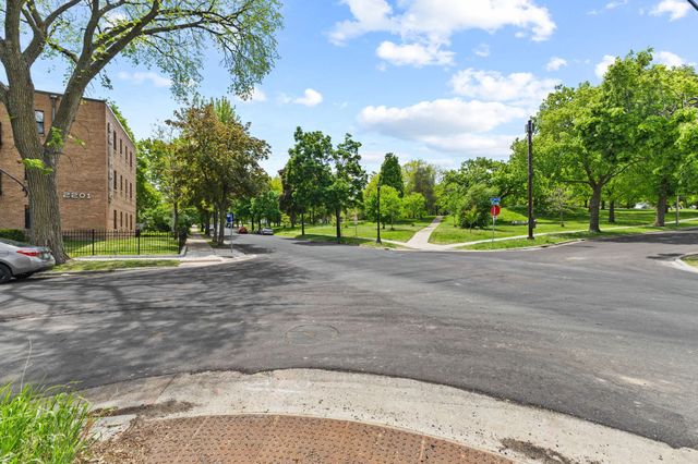 2201 3rd Avenue S 302, Minneapolis, MN 55404
