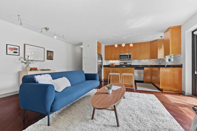 2201 3rd Avenue S 302, Minneapolis, MN 55404