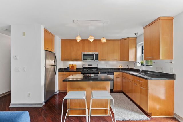 2201 3rd Avenue S 302, Minneapolis, MN 55404