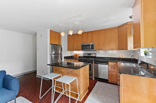 2201 3rd Avenue S 302, Minneapolis, MN 55404