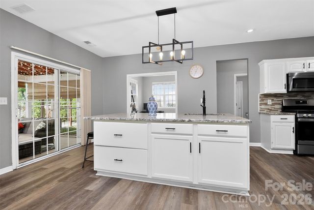 17126 Cambridge Woods Court, Charlotte, NC 28277
