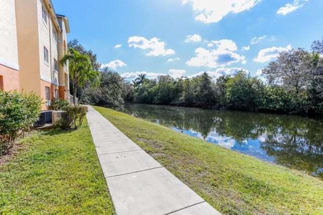 3680 N 56th Avenue 806, Hollywood, FL 33021