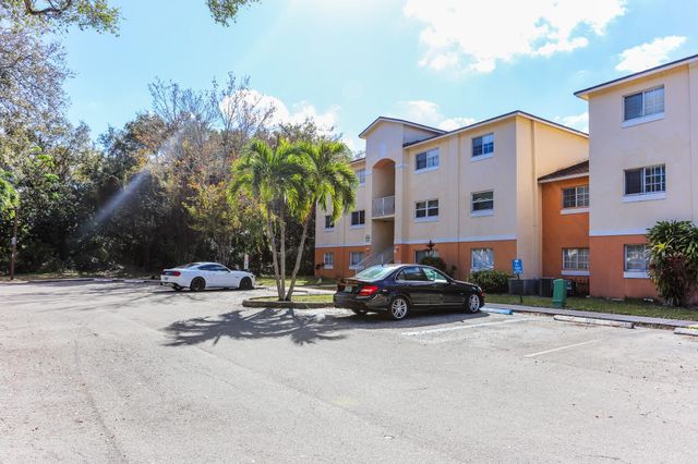 3680 N 56th Avenue 806, Hollywood, FL 33021