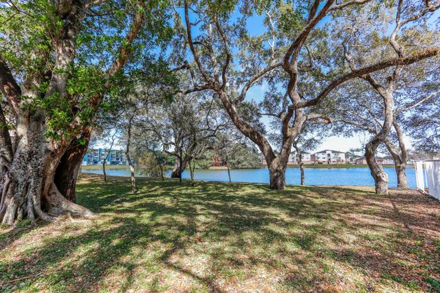 3680 N 56th Avenue 806, Hollywood, FL 33021