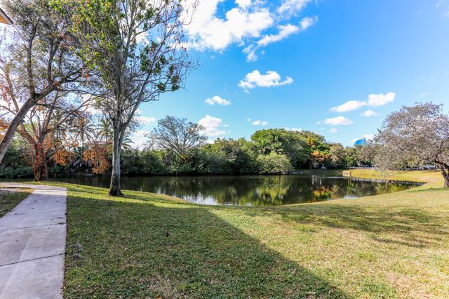 3680 N 56th Avenue 806, Hollywood, FL 33021