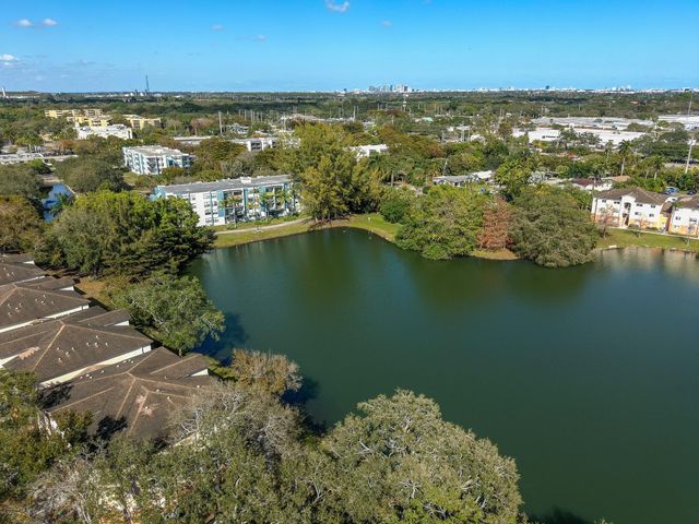 3680 N 56th Avenue 806, Hollywood, FL 33021