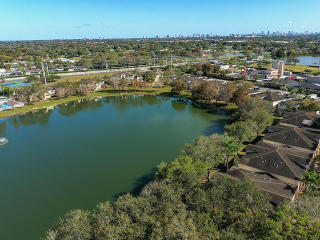 3680 N 56th Avenue 806, Hollywood, FL 33021