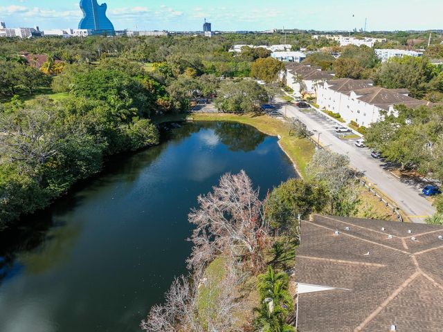 3680 N 56th Avenue 806, Hollywood, FL 33021