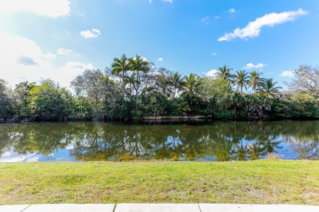 3680 N 56th Avenue 806, Hollywood, FL 33021