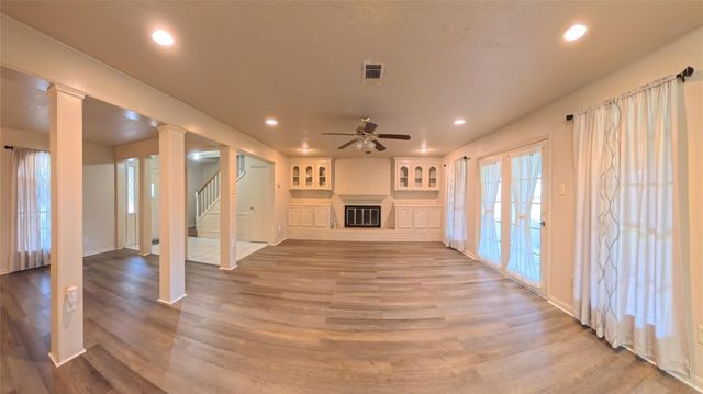 7711 Kleingreen Lane, Spring, TX 77379