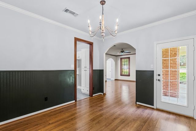 613 Forest Edge Street, Burleson, TX 76028