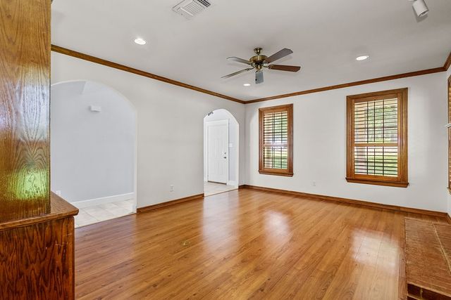 613 Forest Edge Street, Burleson, TX 76028