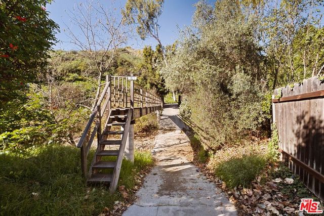5863 Bonsall Drive, Malibu, CA 90265
