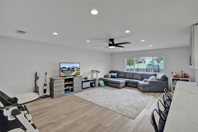 3991 N 41st Court, Hollywood, FL 33021