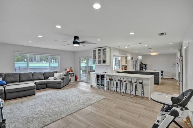 3991 N 41st Court, Hollywood, FL 33021