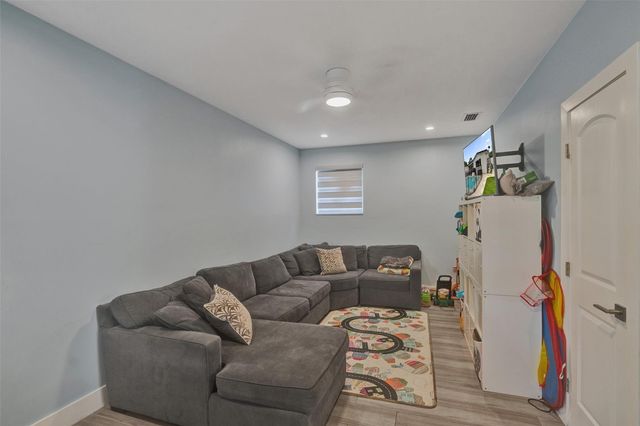 3991 N 41st Court, Hollywood, FL 33021