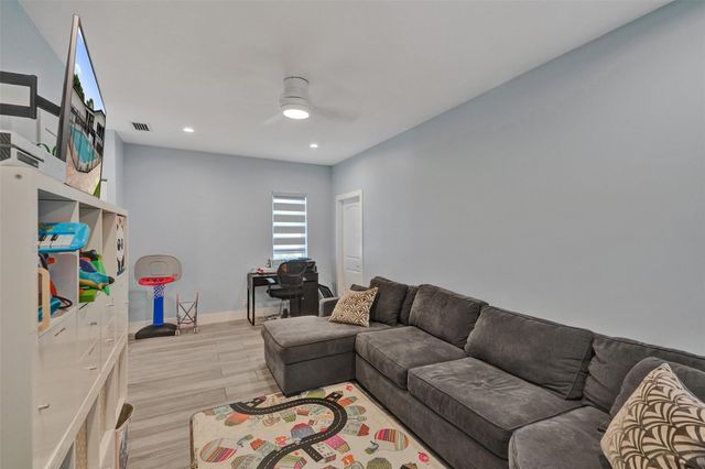 3991 N 41st Court, Hollywood, FL 33021
