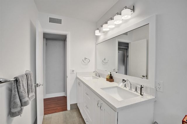 3991 N 41st Court, Hollywood, FL 33021