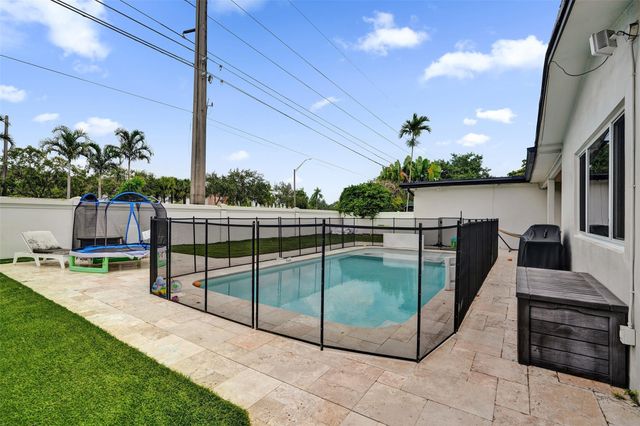 3991 N 41st Court, Hollywood, FL 33021