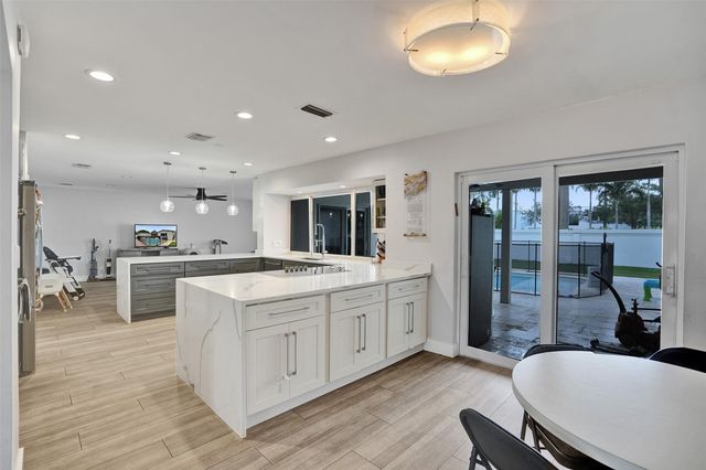 3991 N 41st Court, Hollywood, FL 33021
