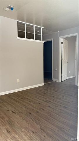 10348 Earl Drive, St Louis, MO 63136