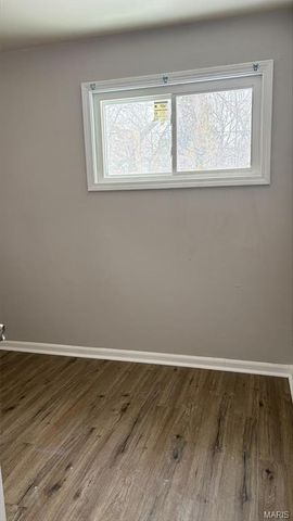 10348 Earl Drive, St Louis, MO 63136