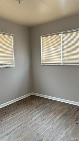 10348 Earl Drive, St Louis, MO 63136