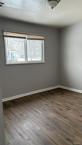 10348 Earl Drive, St Louis, MO 63136