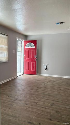 10348 Earl Drive, St Louis, MO 63136