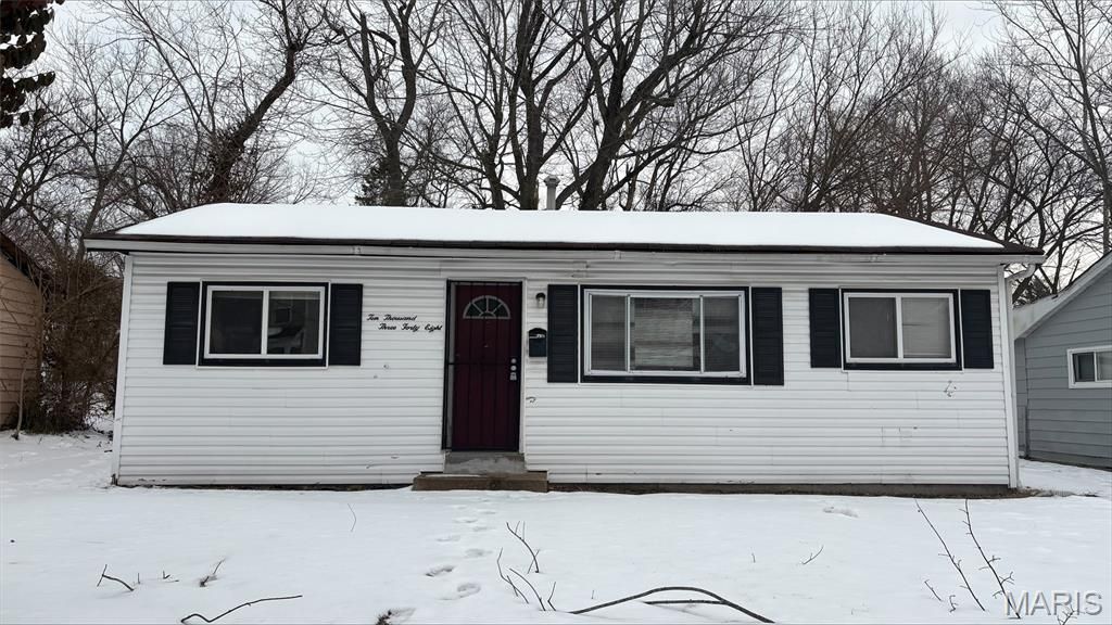 10348 Earl Drive, St Louis, MO 63136